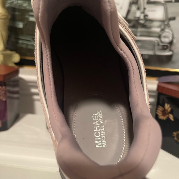Brand new Authentic Micheal kors sneakers size 9 ❤️❤️ - Picture 8 of 8